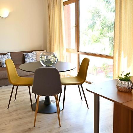 بريمورسكو Apart Hotel Primavera 2 المظهر الخارجي الصورة